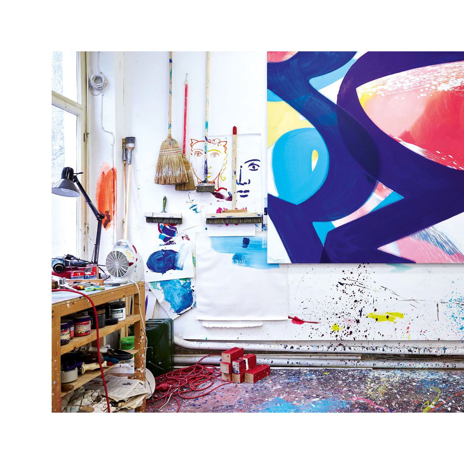 Aatifi Ausstelllungskatalog Blick ins Atelier